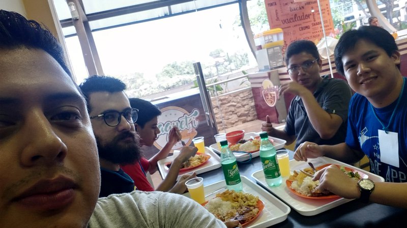 Almuerzo; Recarga de Energías